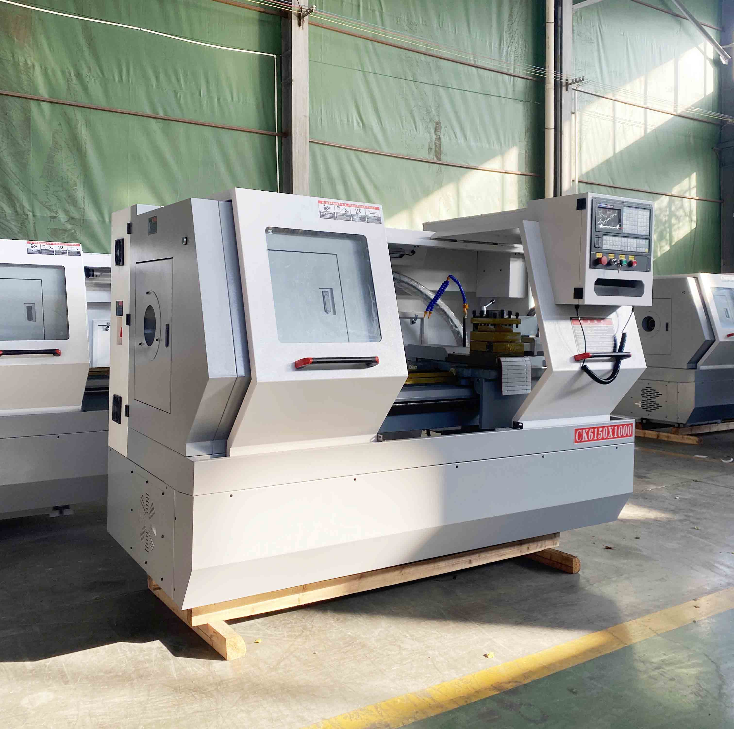 El Torno CNC ALCK6150X1000 Se Utiliza En La Industria De Procesamiento De Metales